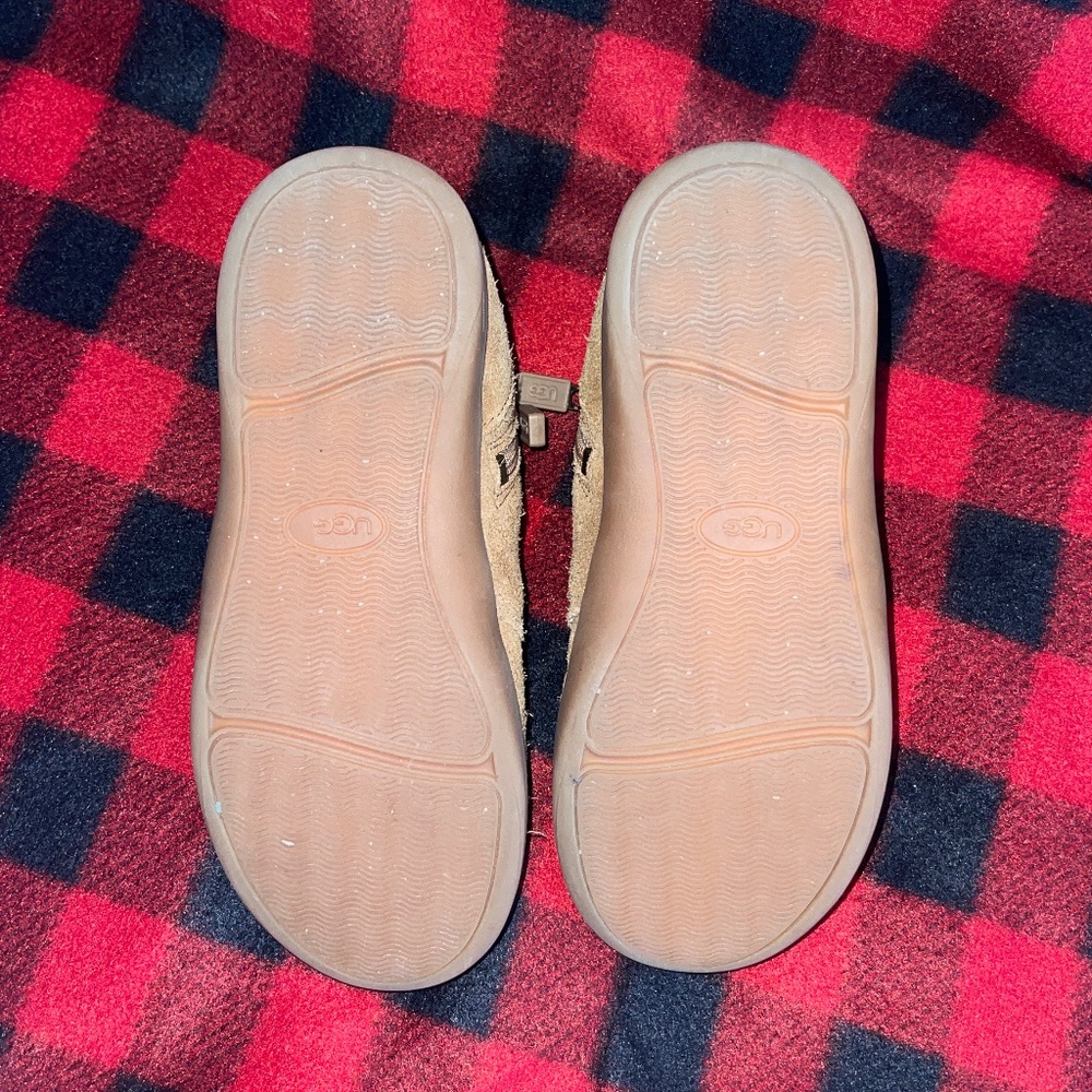 UGG Toddler Boys Size 12 Tan with Red Suede Ankle Boots with Zipper - Picture 8 of 9
